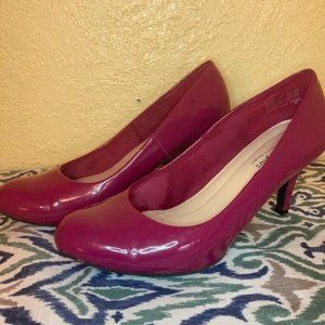 Pink pumps. comfort plus by Predictions. 7.5W